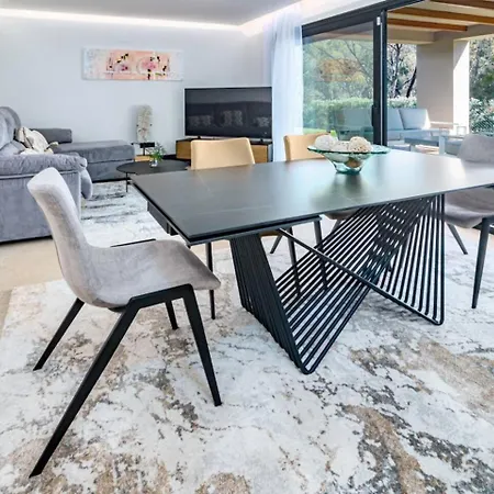 Ml2b1- Stunning In * Marbella