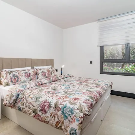 Ml2b1- Stunning In Apartment *