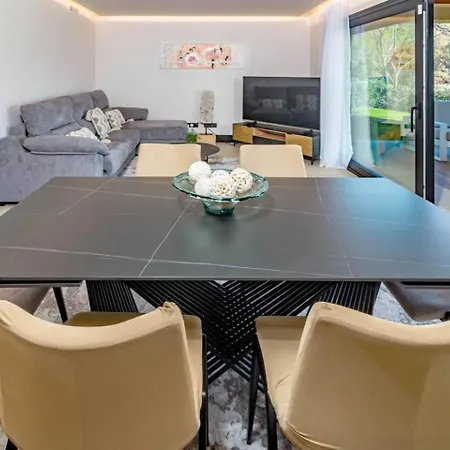 Apartment Ml2b1- Stunning In *